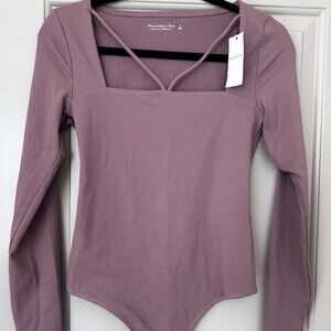 New Abercrombie and Fitch Mauve Purple Cute Strappy Squareneck Bodysuit Small